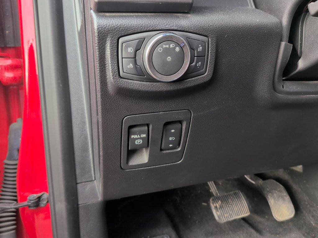 Used 2018 Ford F150 XLT w/ Equipment Group 302A Luxury AWD/4WD image 22