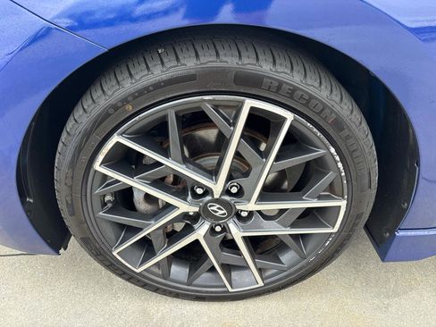 Used 2020 Hyundai Elantra Sport w/ Premium Package 02 FWD image 11