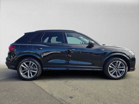 Used 2022 Audi Q3 2.0T Premium Plus w/ Premium Plus Package AWD/4WD image 2