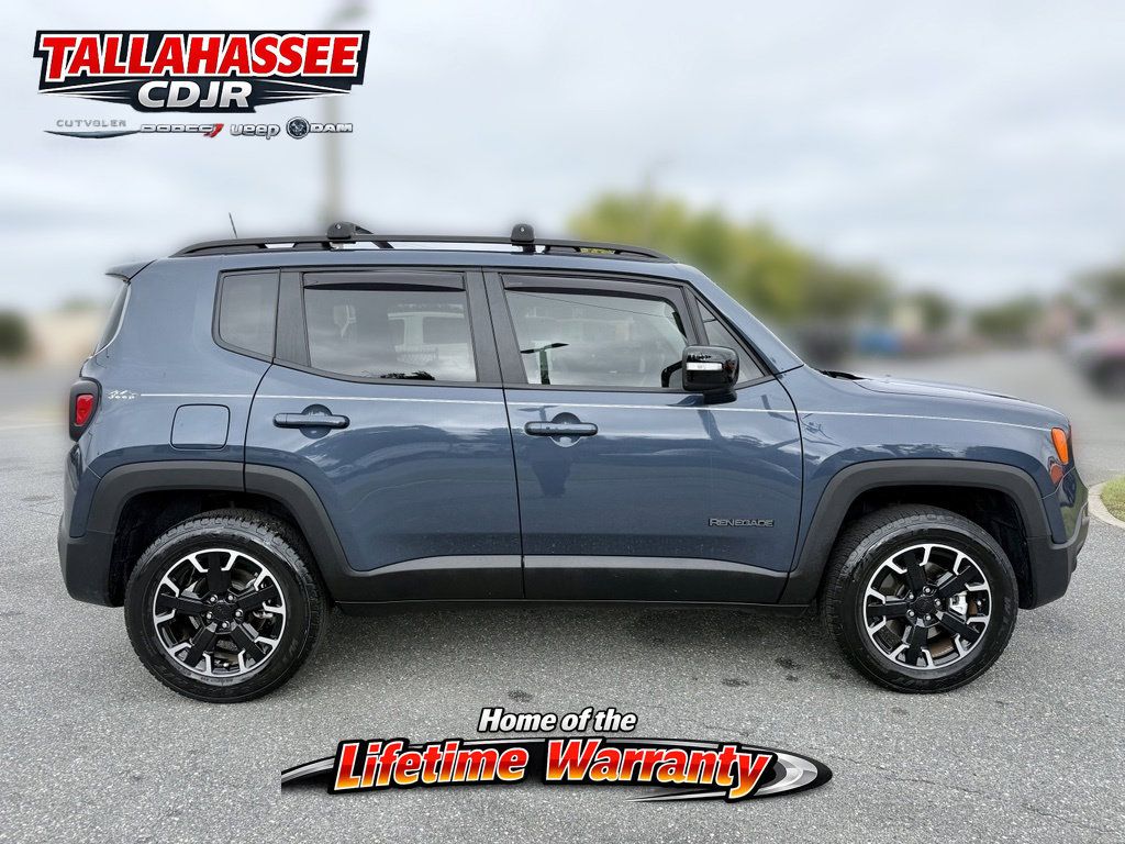 Used 2023 Jeep Renegade Latitude AWD/4WD image 2