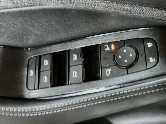 Used 2023 Nissan Rogue SV AWD/4WD image 17