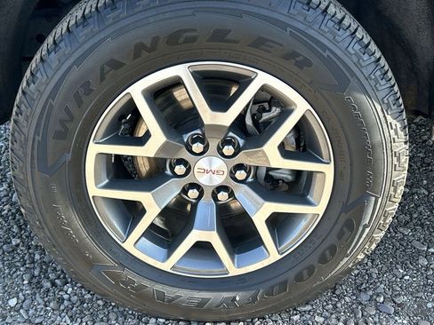 Used 2021 GMC Canyon AT4 w/ Driver Alert Package image 31