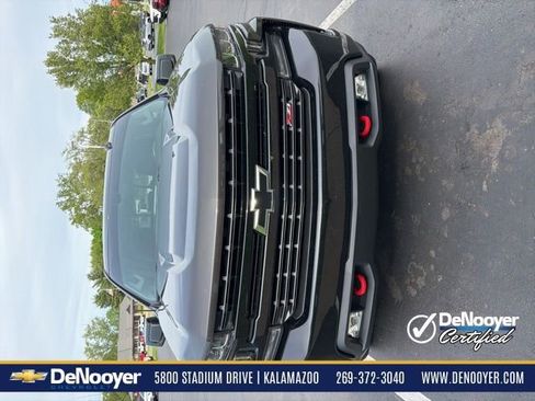 Used 2022 Chevrolet Silverado 1500 LT Trail Boss w/ Convenience Package II AWD/4WD image 1