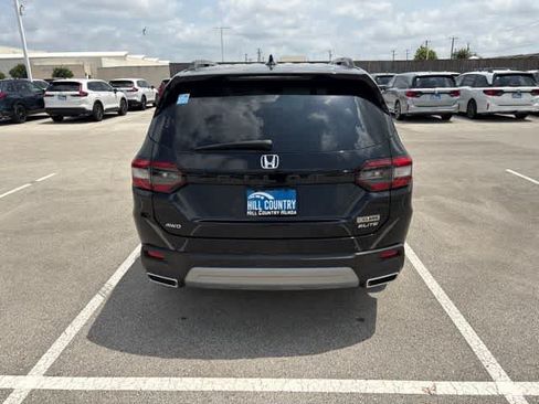 Used 2025 Honda Pilot Elite image 4