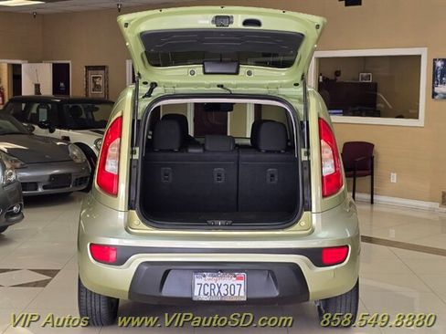 Used 2013 Kia Soul + FWD image 9