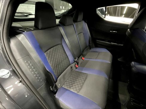 Used 2022 Toyota C-HR XLE image 20
