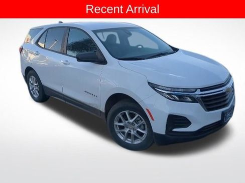 Used 2022 Chevrolet Equinox LS w/ LS Convenience Package image 1