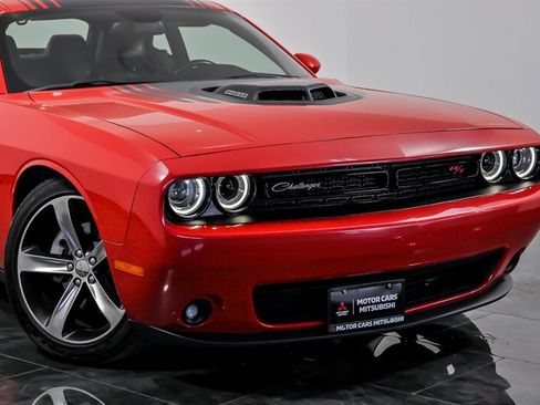 Used 2016 Dodge Challenger R/T Plus image 2