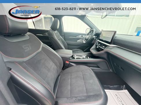 Used 2025 Ford Explorer ST AWD/4WD image 28