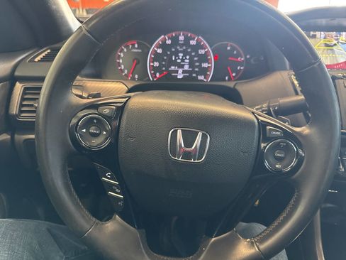 Used 2017 Honda Accord Sport image 30