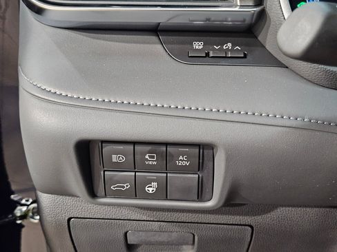 New 2026 Toyota Highlander Limited AWD/4WD image 14