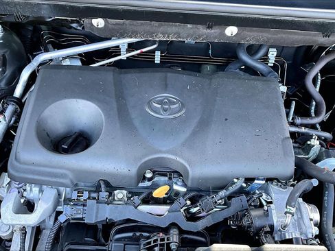 Certified 2023 Toyota RAV4 LE image 33