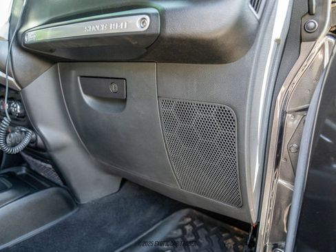 Used 2016 Jeep Wrangler Unlimited Rubicon w/ Connectivity Group image 68