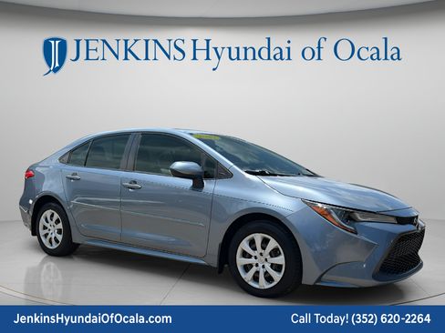 Used 2020 Toyota Corolla LE FWD image 1