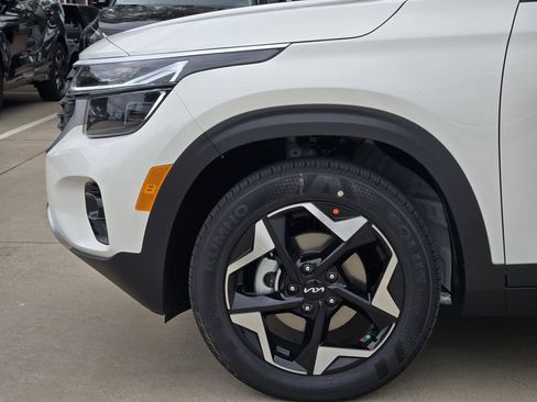 New 2026 Kia Seltos S FWD image 5