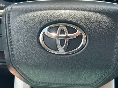 Used 2022 Toyota Tundra SR5 AWD/4WD image 36