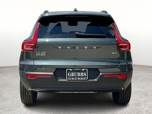 New 2026 Volvo XC40 B5 Core image 7