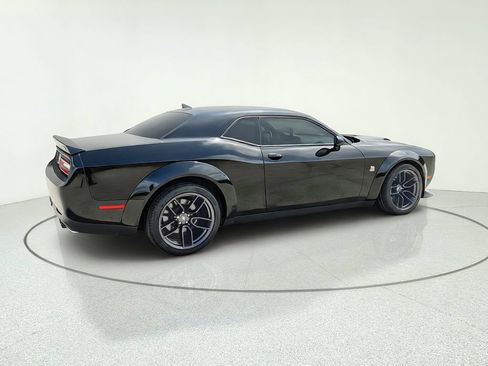 Used 2022 Dodge Challenger R/T Scat Pack RWD image 7