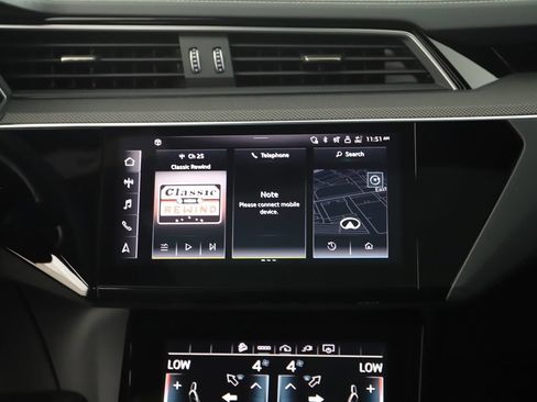 Certified 2024 Audi SQ8 e-tron Premium Plus w/ Black Optic Package AWD/4WD image 19