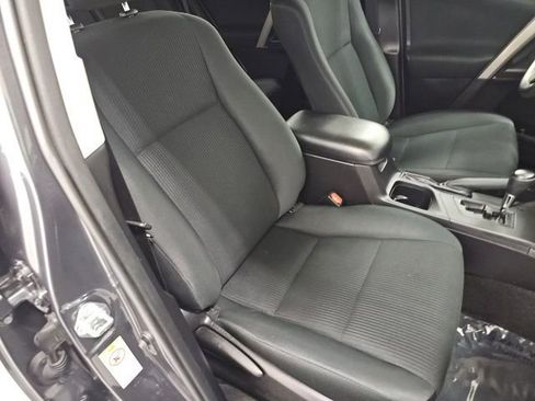 Used 2018 Toyota RAV4 LE w/ All Weather Liner Package AWD/4WD image 33