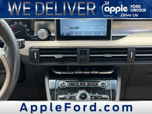 Used 2021 Lincoln Corsair AWD w/ Equipment Group 101A image 9