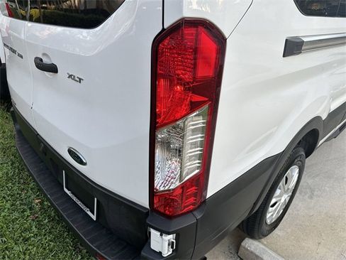 Used 2023 Ford Transit 350 XLT image 22