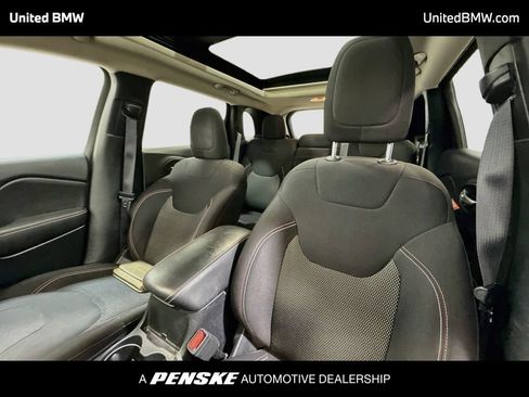 Used 2016 Jeep Cherokee 75th Anniversary FWD image 12