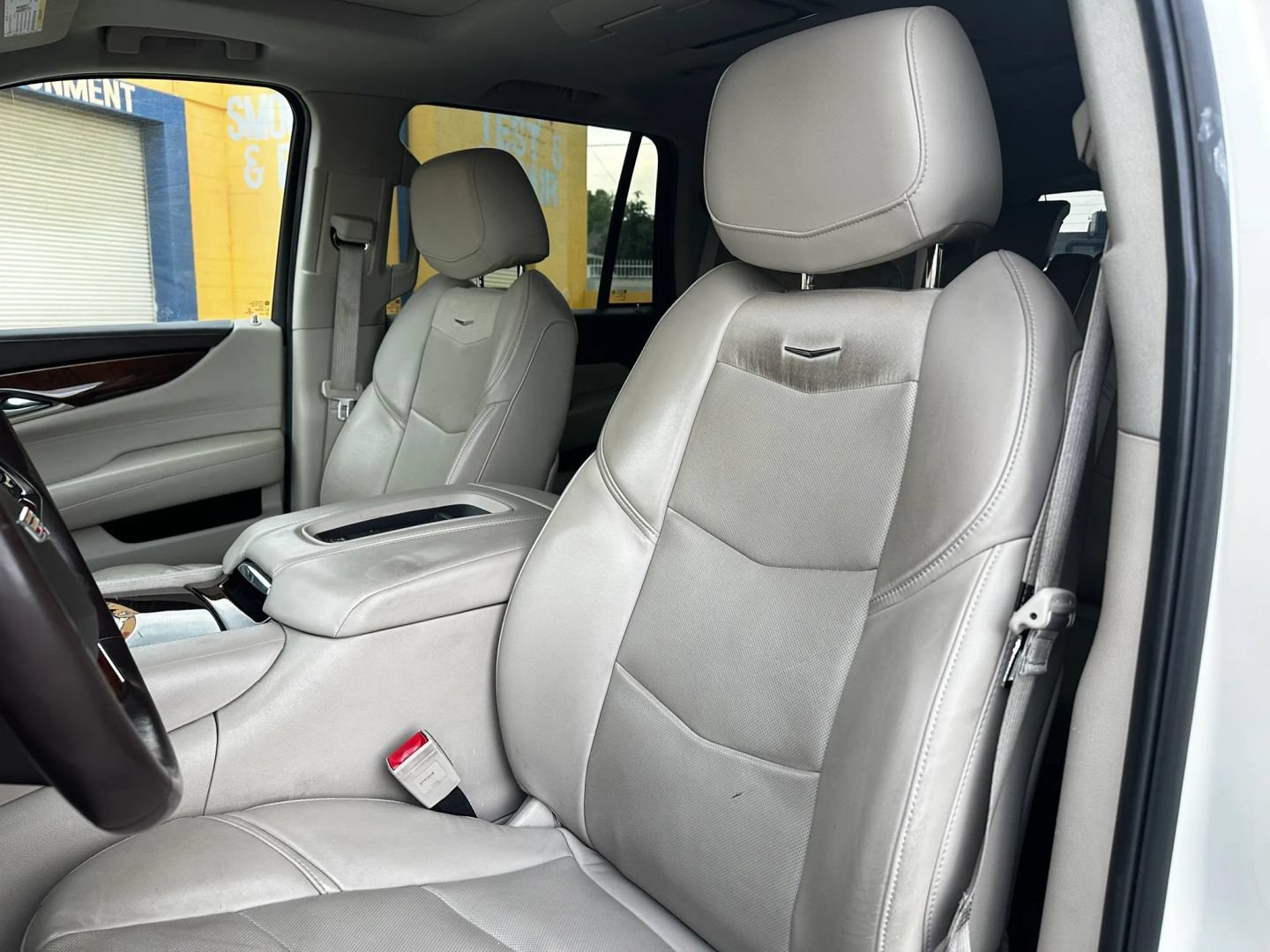 Used 2015 Cadillac Escalade Luxury AWD/4WD image 11