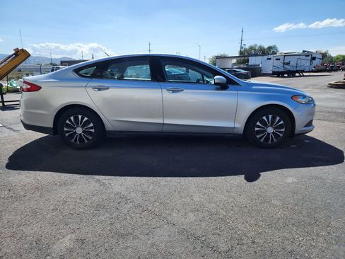 Used 2014 Ford Fusion S image 4