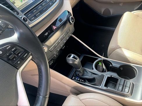 Used 2017 Hyundai Tucson Limited image 18