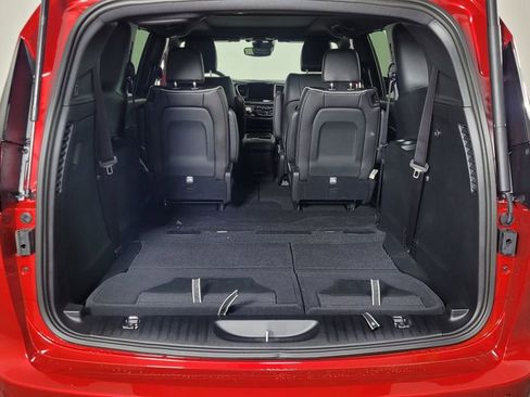 New 2026 Chrysler Pacifica Limited w/ S Appearance Package image 10