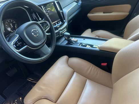 Used 2019 Volvo XC60 T5 Inscription image 11