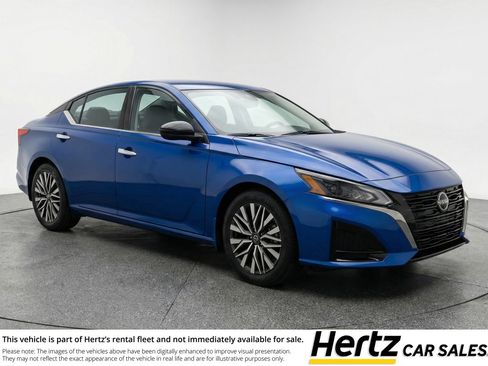 Used 2025 Nissan Altima 2.5 SV FWD image 1