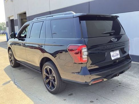 Used 2023 Ford Expedition Limited AWD/4WD image 10