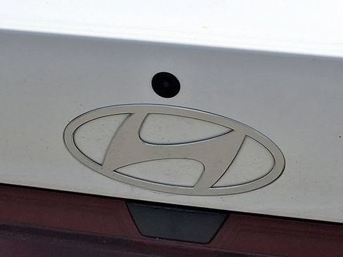 Certified 2024 Hyundai Elantra SE FWD image 28