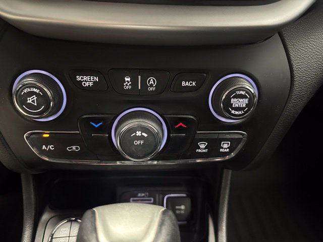 Used 2017 Jeep Cherokee Trailhawk w/ Cold Weather Group AWD/4WD image 21