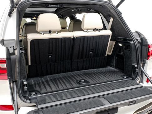 Used 2021 BMW X7 M50i image 45