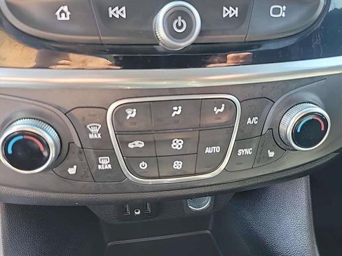 Used 2019 Chevrolet Traverse LT w/ LPO, Floor Liner Package AWD/4WD image 12