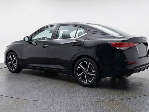 Used 2025 Nissan Sentra SV image 6