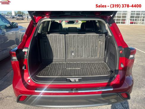 Certified 2021 Toyota Highlander Limited AWD/4WD image 14
