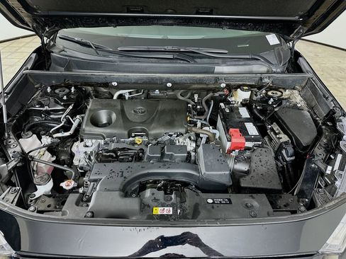 Used 2025 Toyota RAV4 XLE image 32