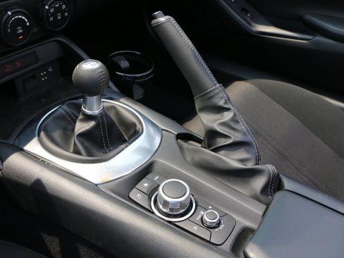 Used 2023 MAZDA MX-5 Miata Sport RWD image 22