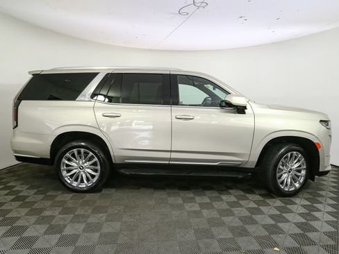 Used 2024 Cadillac Escalade Premium Luxury AWD/4WD image 15