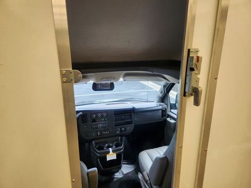New 2024 Chevrolet Express 3500 w/ Power Convenience Package image 18