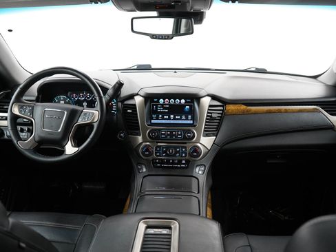 Used 2017 GMC Yukon XL Denali w/ Open Road Package AWD/4WD image 14