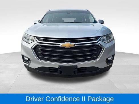 Used 2020 Chevrolet Traverse LT w/ Driver Confidence II Package AWD/4WD image 2
