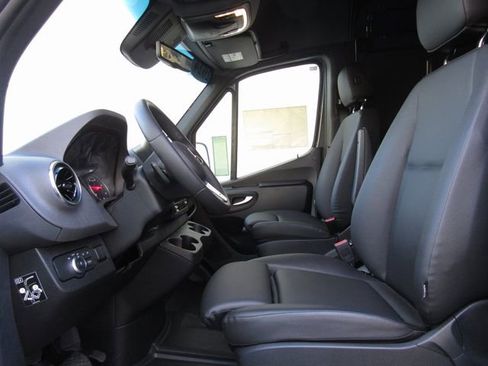 Used 2024 Mercedes-Benz Sprinter 144 Cargo image 10