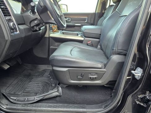 Used 2018 RAM 1500 Laramie w/ Convenience Group AWD/4WD image 8