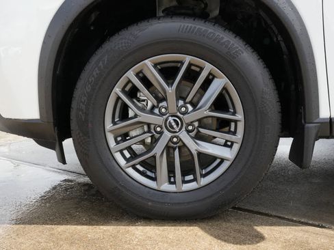 Used 2023 Nissan Rogue S FWD image 23