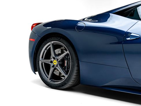 Used 2014 Ferrari 458 Italia Coupe RWD image 13